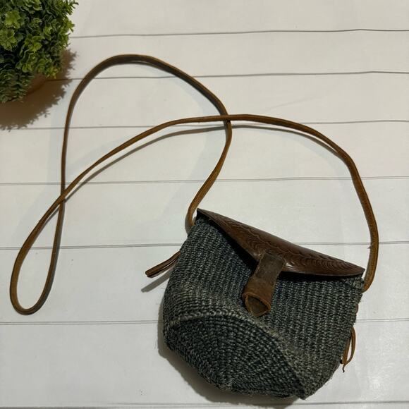 Tooled Leather Woven Straw Crossbody Shoulder‎ Micro Mini Bag Purse - Picture 1 of 7